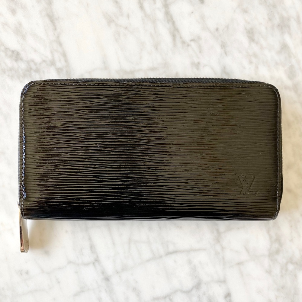 Louis Vuitton Zippy Wallet in Epi Noir
